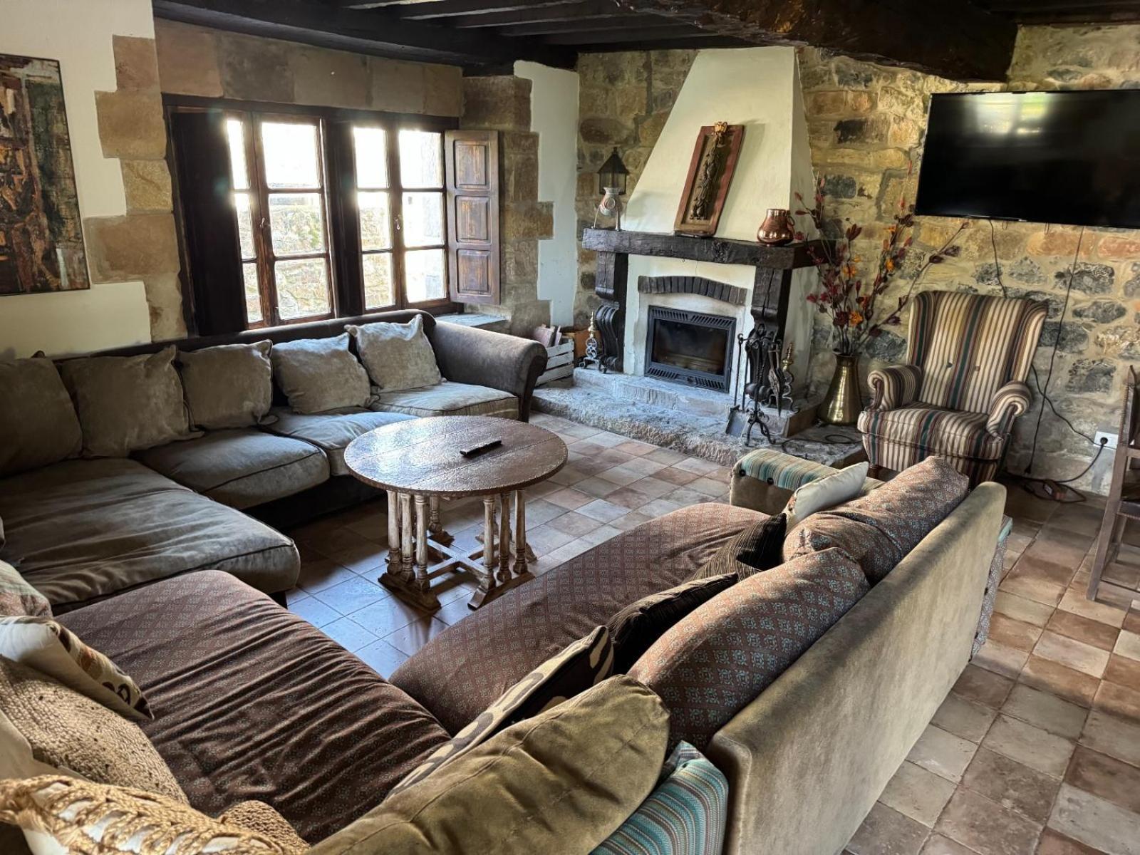 Espectacular Casa Rural En Castaneda Socobio Eksteriør billede